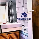 Pirineos Rent Lägenhet