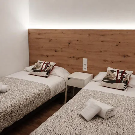 Pirineos Rent * 칸단추